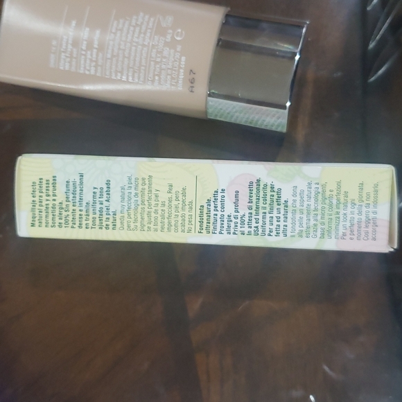 CLINIQUE Perfectly real makeup - Picture 6 of 8